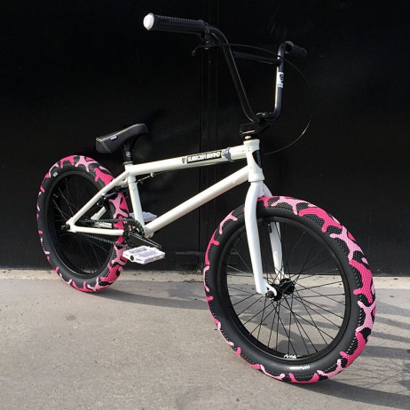 bmx with white tires